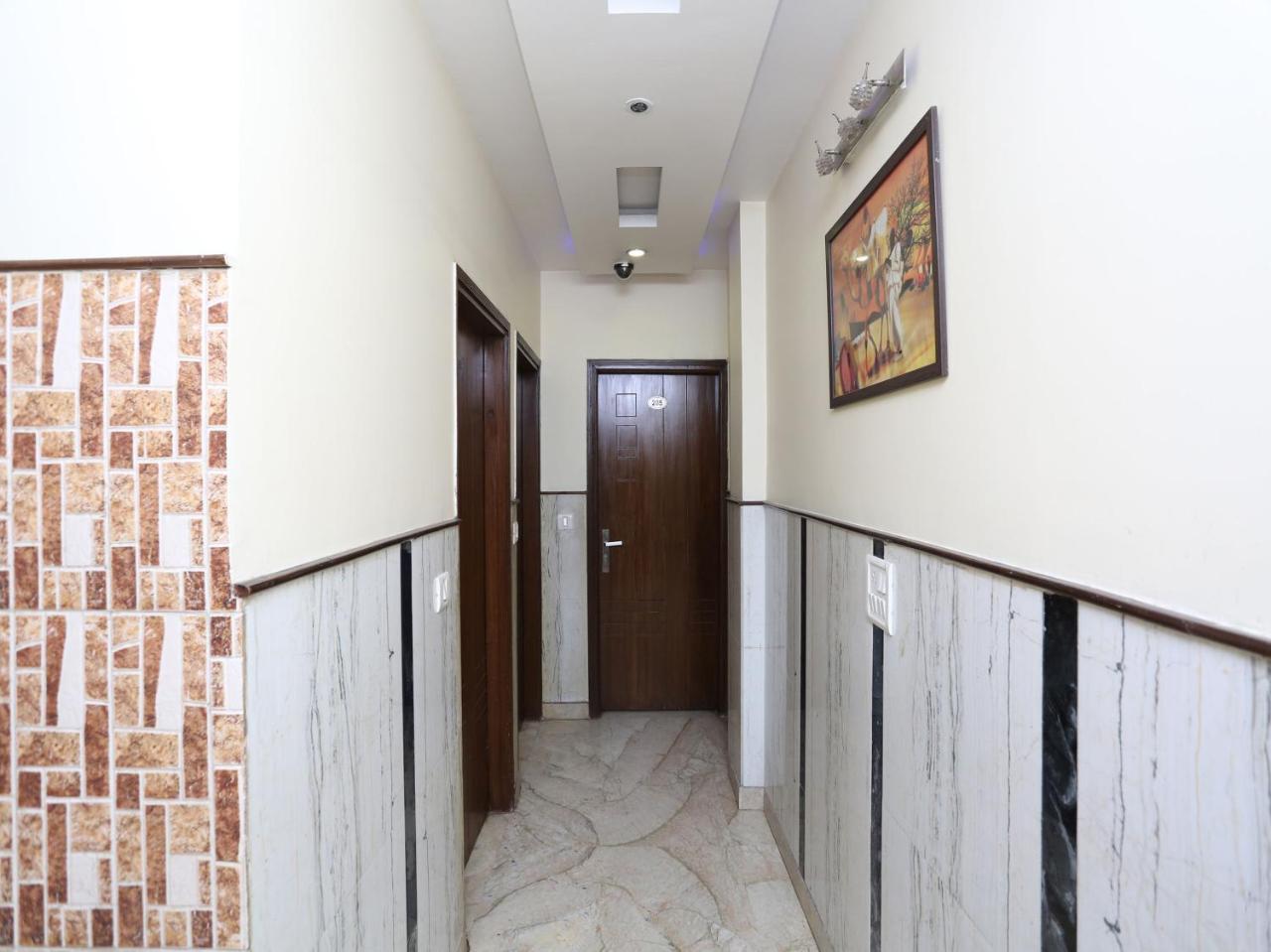 Hotel Guruvas Inn "Vaccinated Staff" Neu-Delhi Exterior foto
